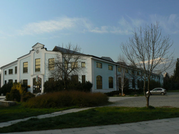 100    :       : c 1